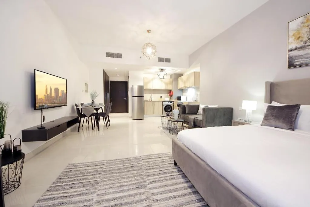 Cozy Studio Apartment In Ag Tower With Canal View Dubai